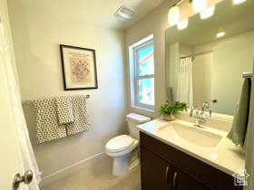 Photo 3 for 2043 W Pinnacle Ln #G-1