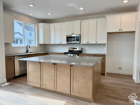 Photo 2 for 3077 Summer Wood Dr St #434