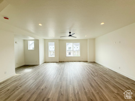 Photo 3 for 1002 W Mountain Hollow Way #328
