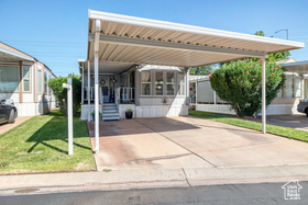 Photo 3 for 2990 E Riverside Dr #3