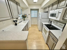 Photo 4 for 650 S Main , St #6111