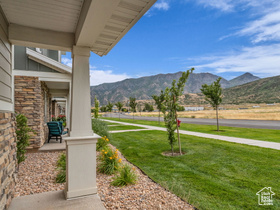 Photo 3 for 1206 W Summit Ridge Pkwy #182