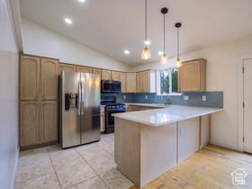 Photo 4 for 209 Country Club Dr