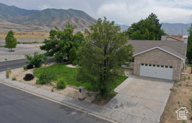 Photo 2 for 209 Country Club Dr