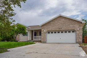 Photo 1 for 209 Country Club Dr