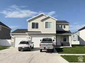 Photo 1 for 374 W Ropelato Dr