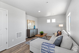 Photo 3 for 352 N Broadway Dr #1015