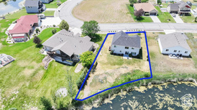 Photo 3 for 659 S Lakeside Dr
