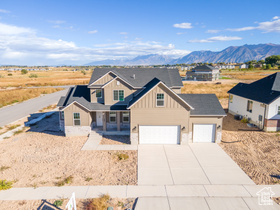Photo 4 for 261 E 1150 North #72