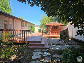 Photo 3 for 8483 S Terrace Dr