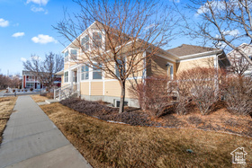 Photo 3 for 11643 S Grandville Ave
