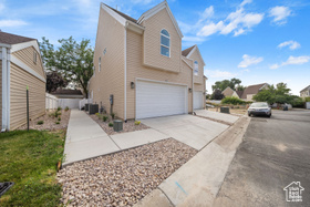 Photo 1 for 762 E Gables Ln #101