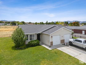 Photo 4 for 1884 E Shepard Ln