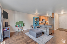 Photo 5 for 5235 S Glendon St #W3