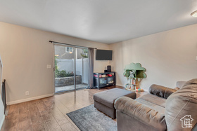 Photo 6 for 5235 S Glendon St #W3
