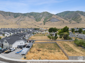 8048 N Park Ln MLS #2096867