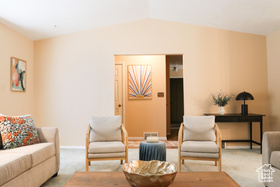 Photo 5 for 1460 E Vintry Cir