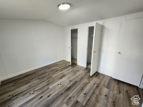 Photo 5 for 208 E Crescentwood Dr