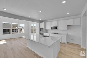 Photo 3 for 8635 N Halloran Ct #1322