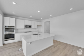 Photo 2 for 8635 N Halloran Ct #1322