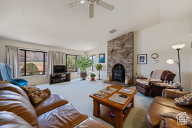 Photo 6 for 1387 N Mount Zion Dr