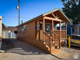 Photo 2 for 200 N Harrisville Rd #8