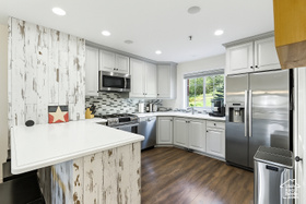 Photo 2 for 1057 Oberland Dr