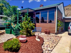 Photo 3 for 429 Edgehill Dr