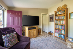 Photo 2 for 460 E Bowen Cir