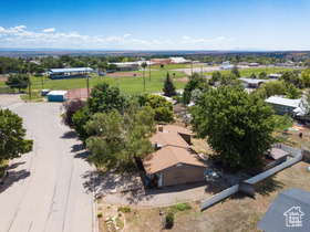 Photo 5 for 481 W Oak Crest Dr