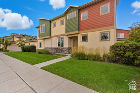 Photo 1 for 1012 W Willow Wind Dr