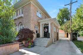 Photo 3 for 1120 E Yale Ave