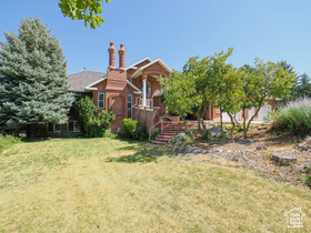 Photo 4 for 321 E Bardsley Way