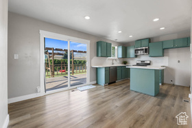 Photo 5 for 271 S Barratt Cir