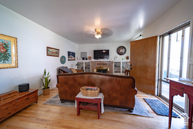 Photo 3 for 169 N Main St