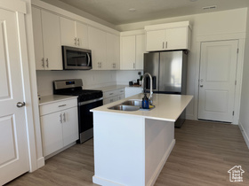 Photo 6 for 931 W 910 North