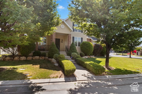 Photo 6 for 889 S Sego Lily Way