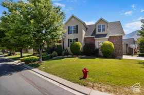 Photo 3 for 889 S Sego Lily Way