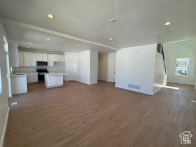 Photo 4 for 462 W Sapphire Dr #7016
