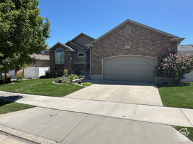 Photo 2 for 13677 S Buckeye Way