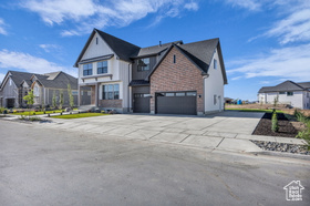 Photo 3 for 3728 W Chalgrove Rd