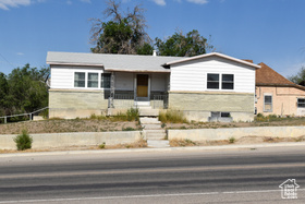 Photo 3 for 215 N Center St
