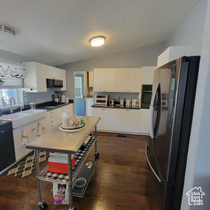 Photo 3 for 2600 N Hill Field Rd #138