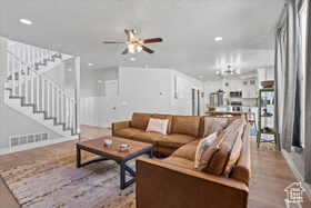 Photo 4 for 3123 S Hollow Way