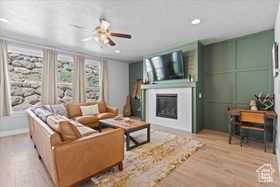 Photo 3 for 3123 S Hollow Way