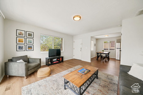 Photo 4 for 363 E Downington Ave