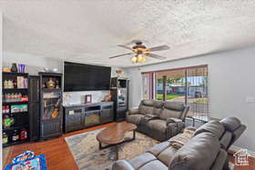 Photo 3 for 142 Green Dr