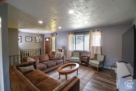 Photo 2 for 337 Birchwood Dr