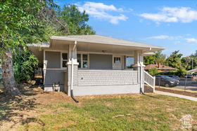 Photo 3 for 2838 Jefferson Ave