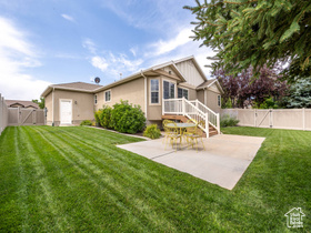 Photo 4 for 519 Stone Way